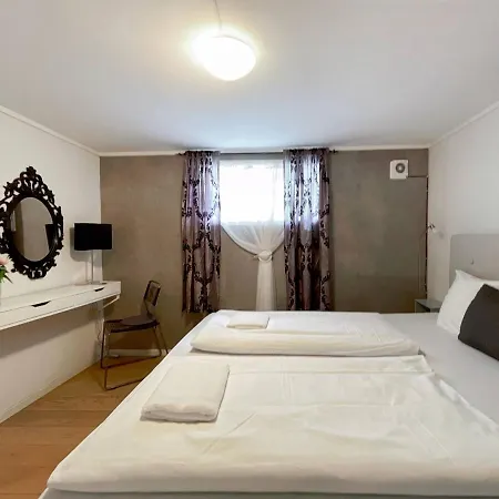 2br Generouse Living Ir Sauna 3 Min Station
