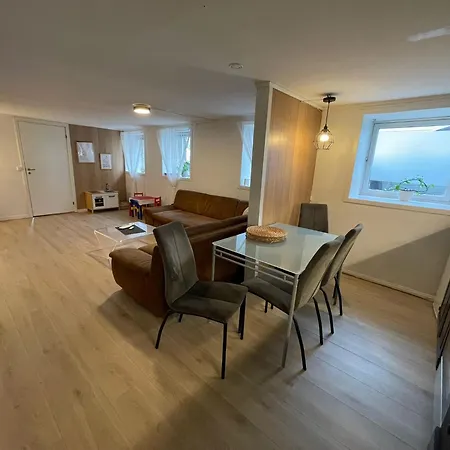 2br Generouse Living Ir Sauna 3 Min Station * Stavanger